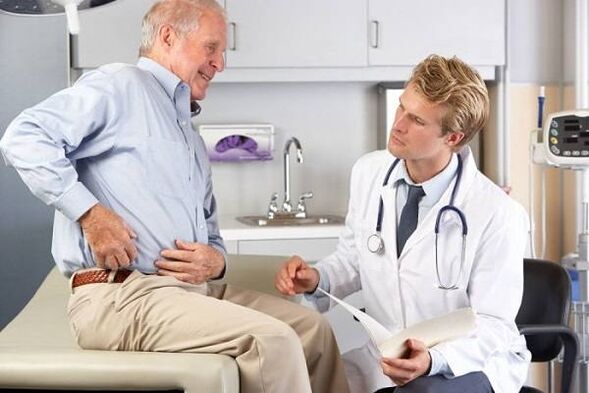 Consultazione con un medico di artrite dell'anca